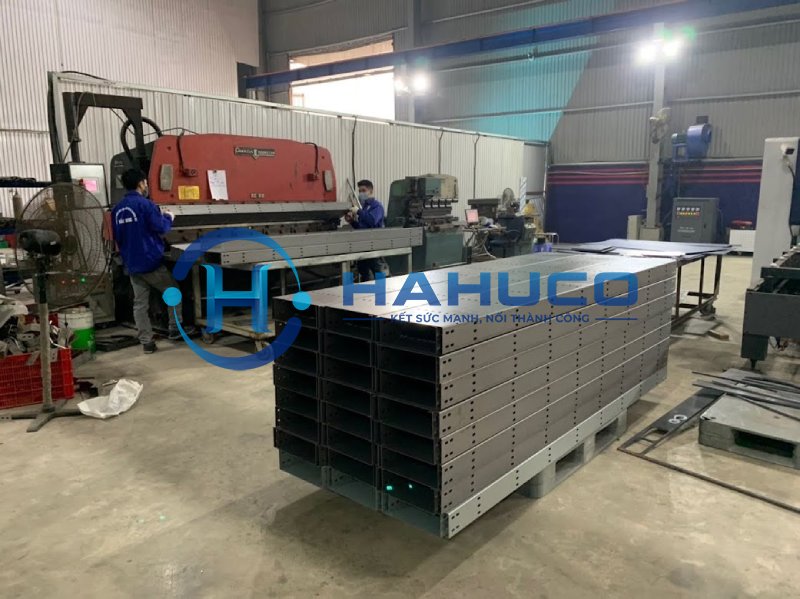 máng cáp điện mạ kẽm