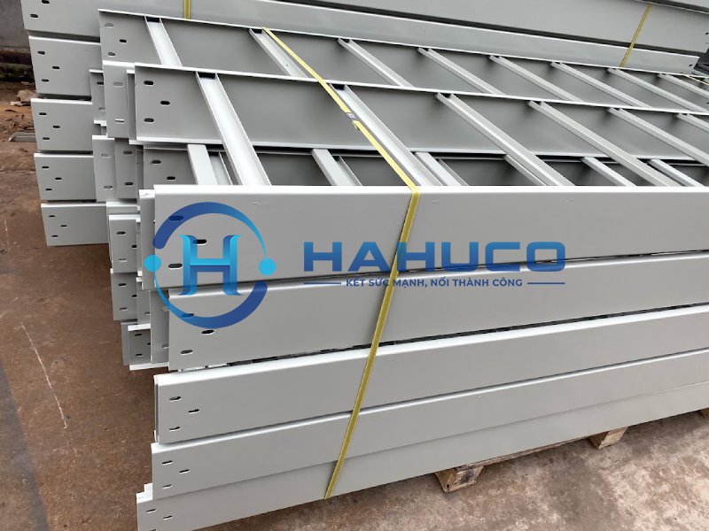 Thang máng cáp điện