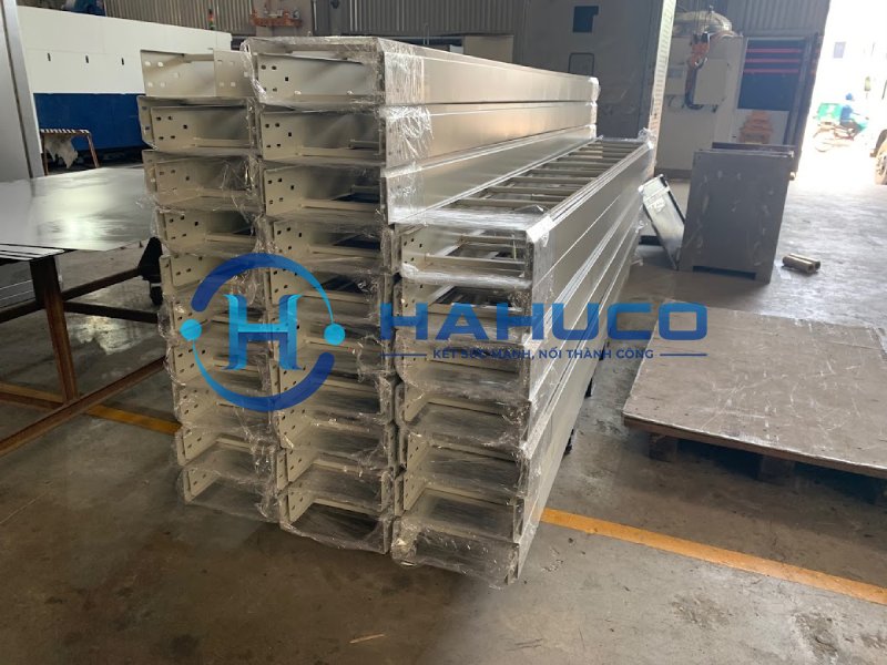 thang cáp sơn tĩnh điện