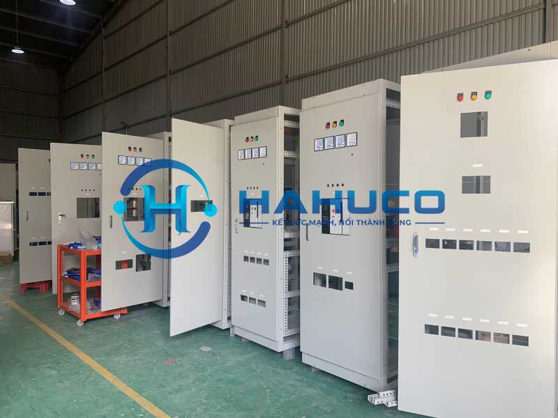 vỏ tủ điện hạ thế