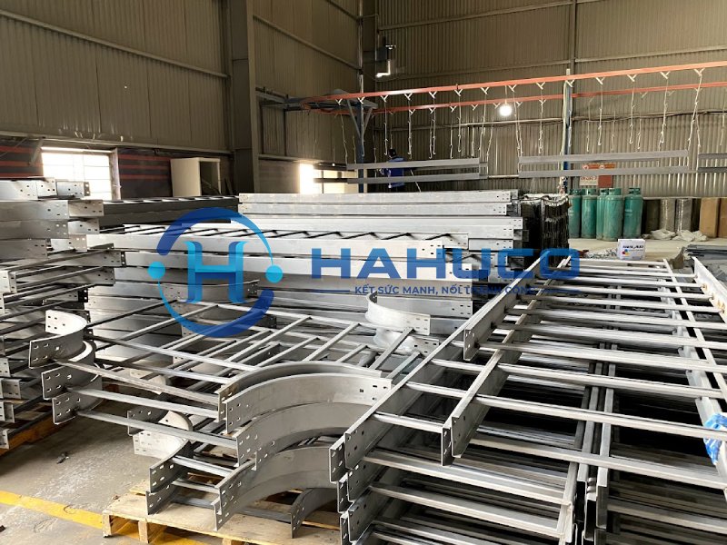 phụ kiện thang máng cáp giá rẻ