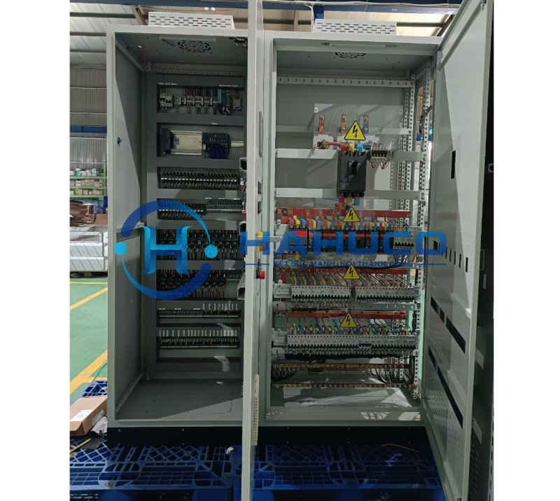 Sự khác nhau giữa tủ phân phối và tủ điều khiển