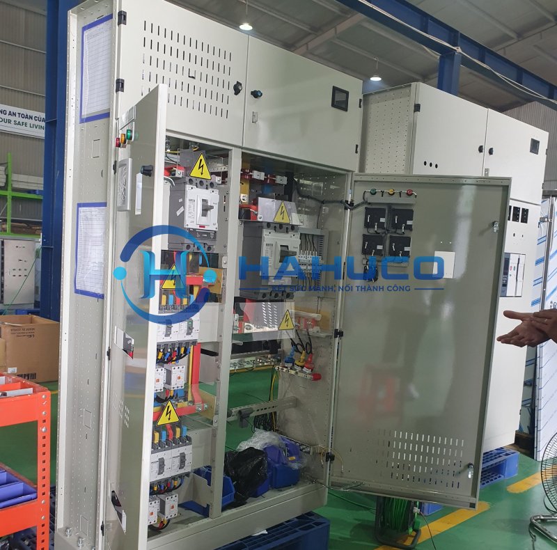 Sự khác nhau giữa tủ phân phối và tủ điều khiển