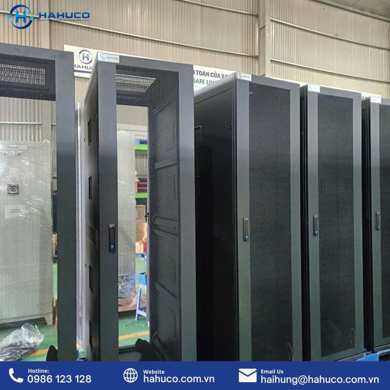 Tủ rack server