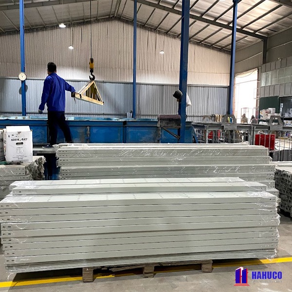 Địa chỉ mua máng cáp sơn tĩnh điện tại hà nội 1